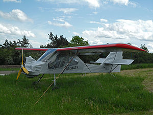 Flugzeugdenkmal auf Flugplatz Schöngleina