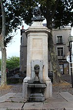 Fontaine, place de Laiterie