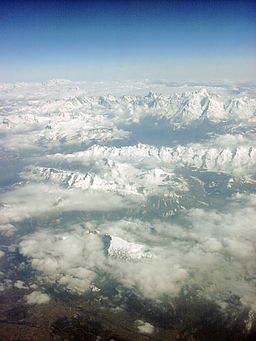 Franska Alperna från ett flygplan