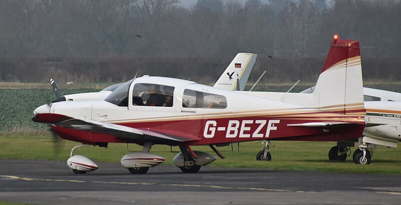 File:G-BEZF (31353292300).jpg