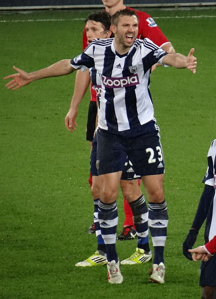 File:Gareth McAuley 2013.jpg