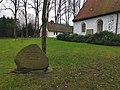 Gedenkstein Kirche süderhastedt 2019-12-24.jpg