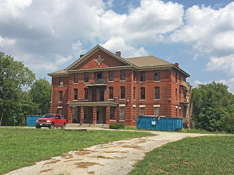 File:Gillis Orphans' Home KCMO.jpg