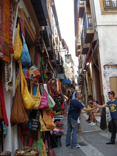 Tập_tin:Granada_calle_calderería3.jpg