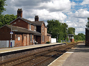 Платформы железнодорожной станции Гринбанк смотрят на Манчестер в 2008 году. Jpg