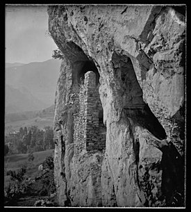 Grotte fortifiée à Albiat sic (Ariège) - 51Fi64 - Fonds Trutat.jpg