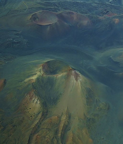 File:Haleakala Cinder Cones ^ Eric Tessmer - panoramio.jpg