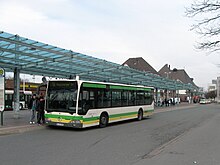 Busbahnhof mit Stadtbus der Verkehrsbetriebe Minden-Ravensberg (VMR) im Februar 2011