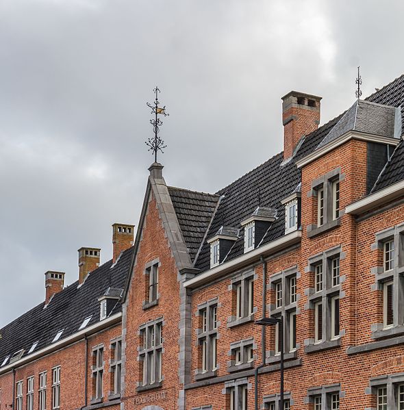 File:Het Poortgebouw in Rekem (deelgemeente) van Lanaken provincie Limburg in België 04.jpg