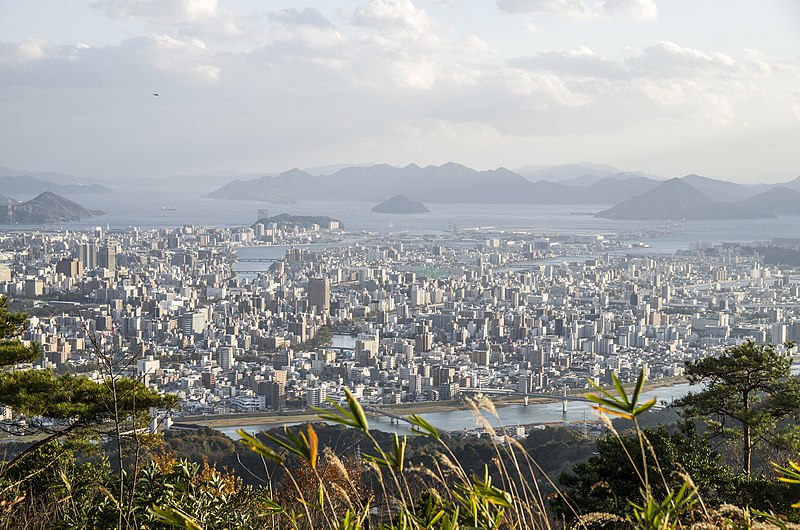 File:Hiroshima-beautiful view to the city and Inland sea - panoramio.jpg