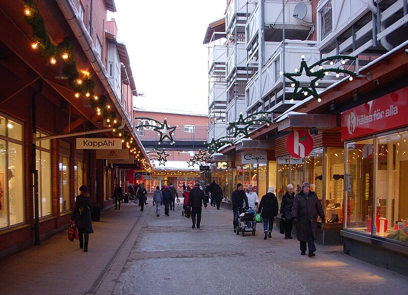 File:Huddinge centrum 2010a.jpg