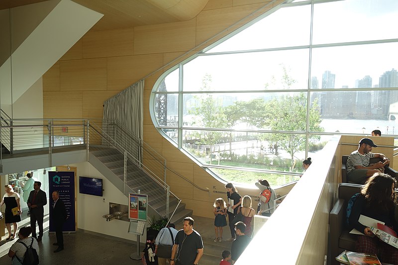 File:Hunters Point Library td (2019-09-24) 062 - Mezzanine.jpg