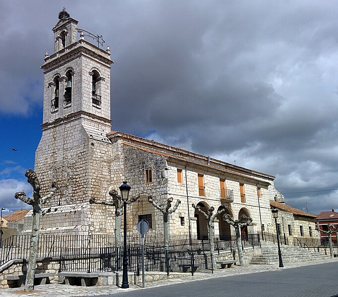 File:Iglesia de Villanubla.jpg