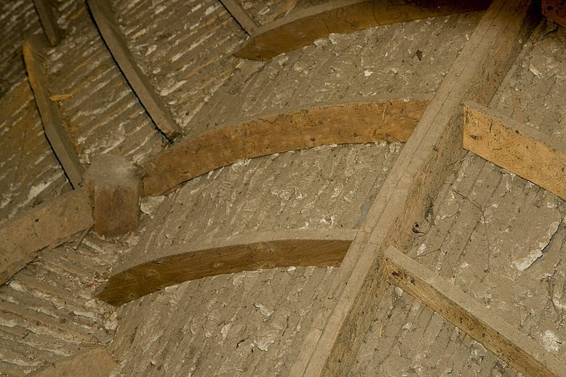 File:Interieur, detail zolder- houten schenkels boven het schip - Uithuizen - 20413716 - RCE.jpg