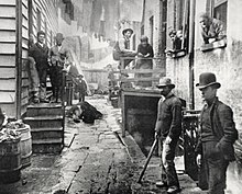 Usa sa daghang mga New York City Slum nga litrato ni Jacob Riis (CA 1890).