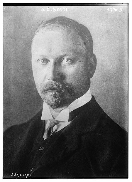 Jan Smuts circa 1915.jpg