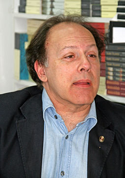 Javier Marías (Feria del Libro de Madrid, 31 de mayo de 2008).jpg