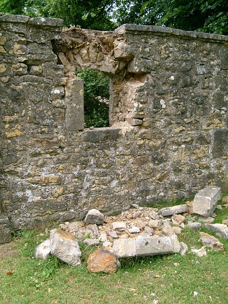 File:Kaaschtel 02 Mauer.jpg