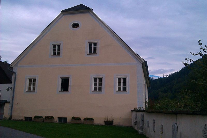 File:Kainach bei Voitsberg-Pfarrhof1.jpg