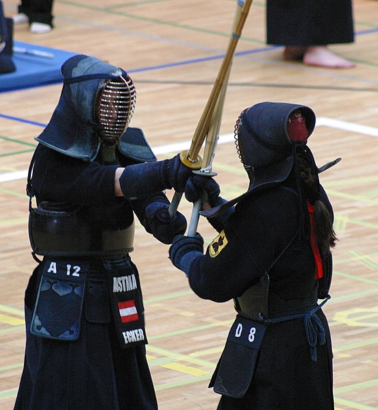 File:Kendo EM 2005 - taiatari.jpg