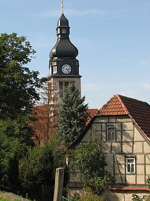 Oldisleben St.-Johannis-Kirche: Geschichte und Gestaltung, Glocken, Pfarrer in Oldisleben