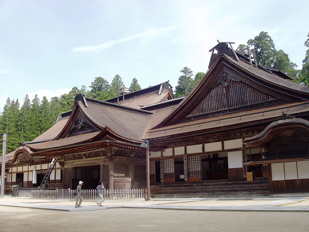 Monte Kōya 1280px-Kongobuji_Temple%2C_Koyasan%2C_Japan_-_front_facade