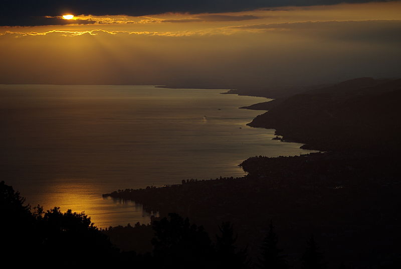 File:Lac Leman vu depuis Caux.JPG