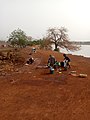 Laundry_at_a_dam