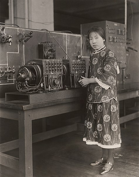 File:Li Fu Lee at the Massachusetts Institute of Technology's radio experiment station, 1925 (MIT Museum) - Restoration.jpg