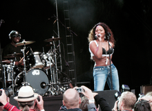 Lil' Kim au Way Out West festival, en 2008.