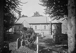 Llanfihangel-Nant-Melan church (1293669).jpg