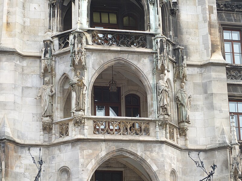 File:München Neues Rathaus Detail 02.jpg