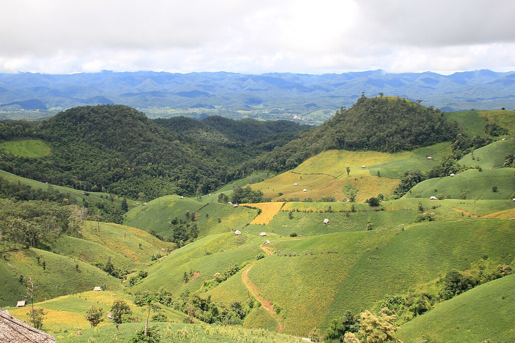 Mae hong son mountain