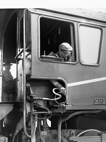 File:Man Working on Locomotive at Virginia(GN07485).jpg