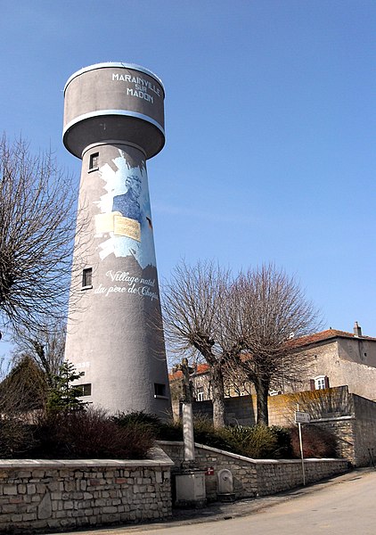 File:Marainville-sur-Madon, Château d'eau.jpg