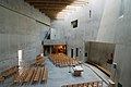 Blick von der Orgel in die Kirche und hin zur Marienstatue