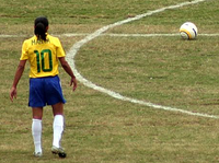 Marta, de dos, avec le numéro 10 de la sélection brésilienne.
