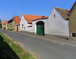 Martiněves, old farm.jpg