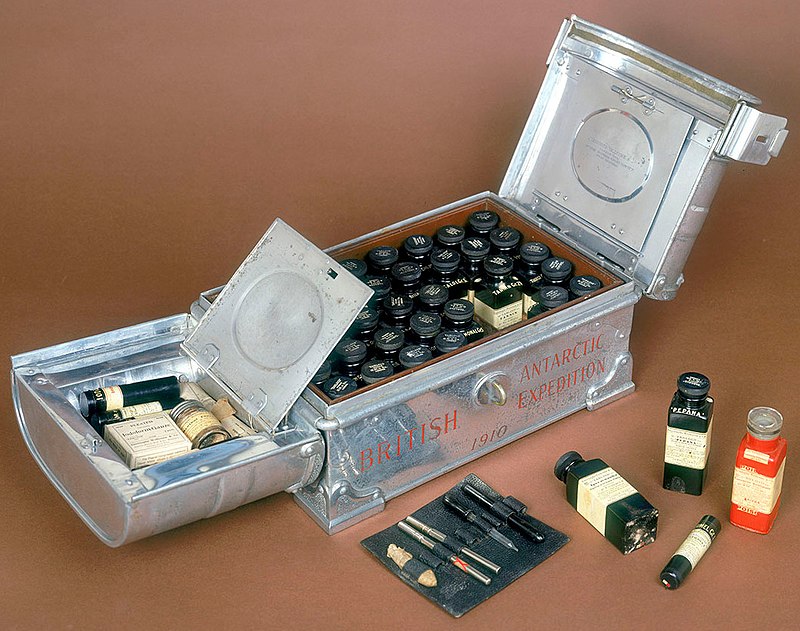 Medicine chest - Wikipedia