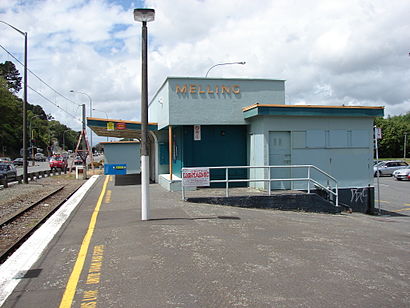 How to get to Melling Railway Station with public transport- About the place