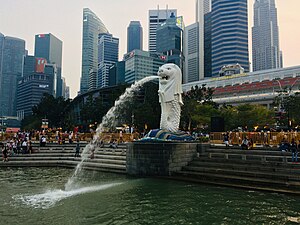 Merlion statue at the Merlion Park.jpg