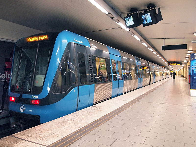 File:Metro in Sankt Eriksplan.jpg