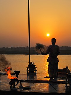 Morning Aarti of the Ganges at sunrise, Varanasi.jpg