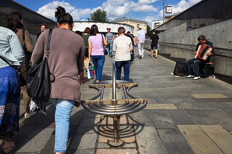 File:Moscow, Krasnopresnenskaya Zastava - pedestrian tunnel and metro vestibule (30706233783).jpg