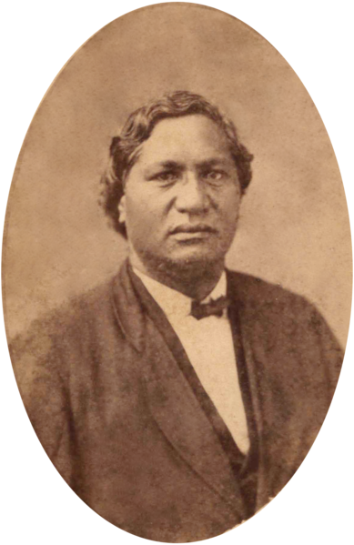 File:Moses Kuaea, photograph by Menzies Dickson, Mission Houses Museum Archives (retouched).png