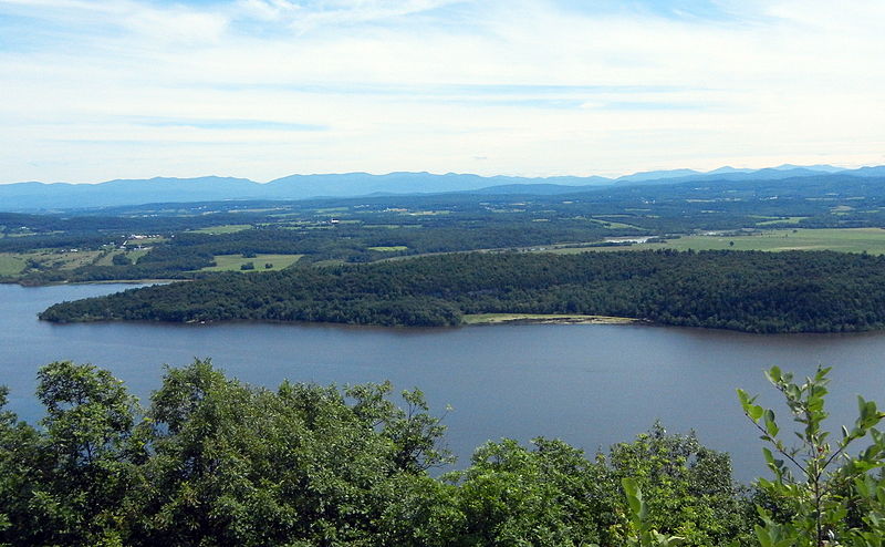 File:Mount Independence on Lake Champlain, Orwell, Vermont.jpg