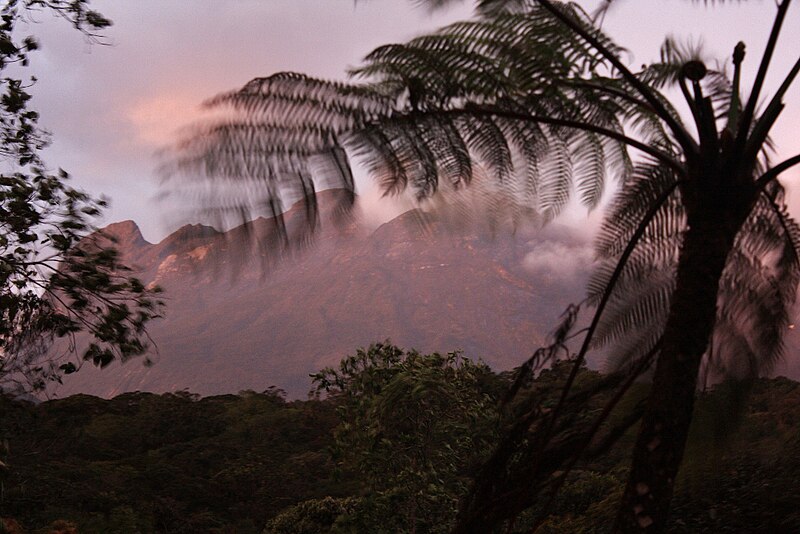 File:Mount Kinabalu View (7113336307).jpg