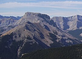 Mount Remus při pohledu z Nihahi Ridge.jpg