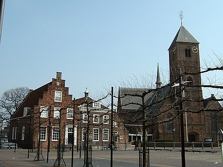 Naaldwijk kerk met Wilhelminaplein.JPG