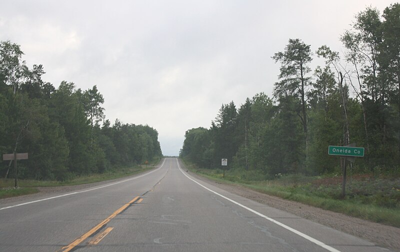 File:Oneida County Sign US8 Looking East.jpg